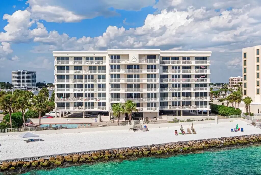 Destin Harbor Beach Condo: vacation rental in Destin, Destin and 30A